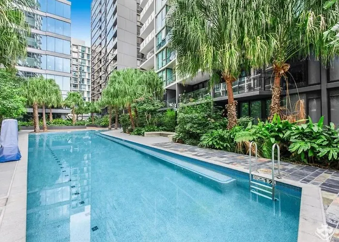 Luxury Stay With City View - Free Parking,Pool,Wifi